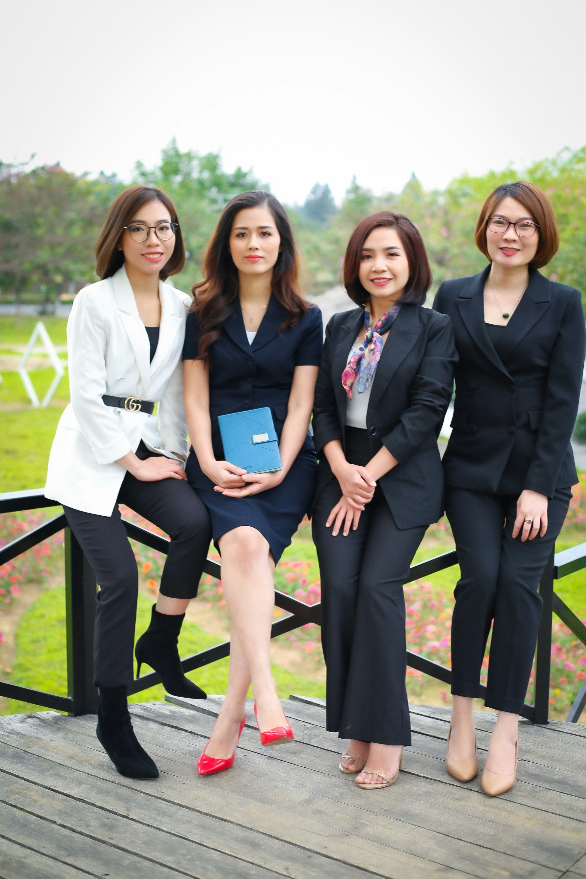 专家团队在进行 PPC 账户管理